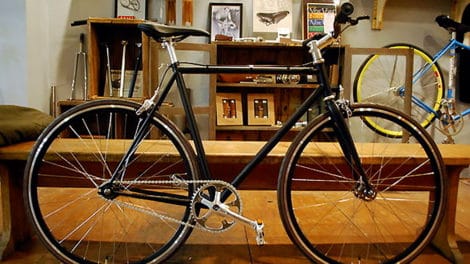 "The Inverted Bike Shop" vidéo de 718 Cyclery from New York
