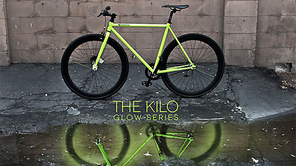 The Kilo Glow : un pignon fixe phosphorescent la nuit