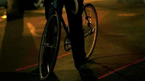 Lampe Vélo Led avec Laser, la sécurité de nuit !