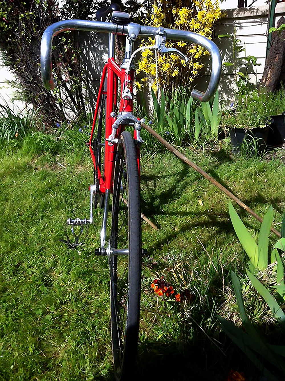 Vélo classique pignon fixe Peugeot rouge