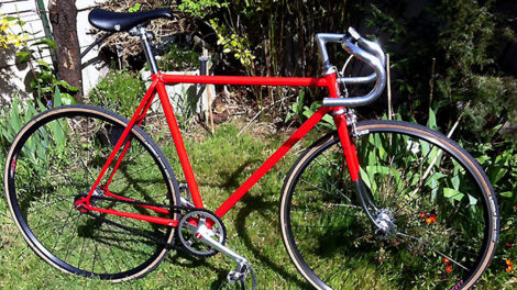Vélo classique pignon fixe Peugeot rouge