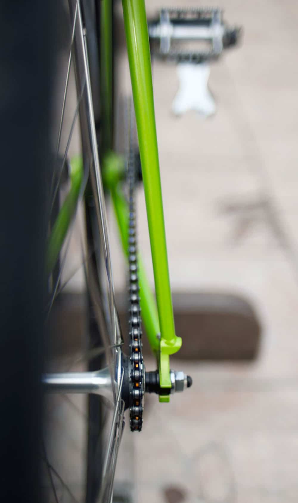 Vélo fixie pignon fixe made in Lille vert flashy