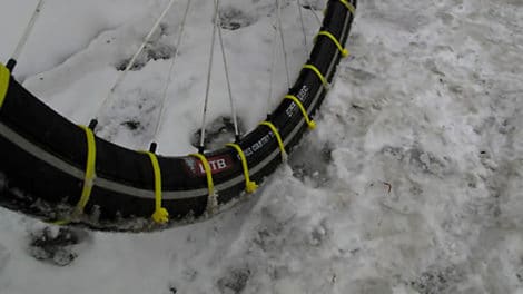 Des chaînes à neige "maison" pour votre vélo !