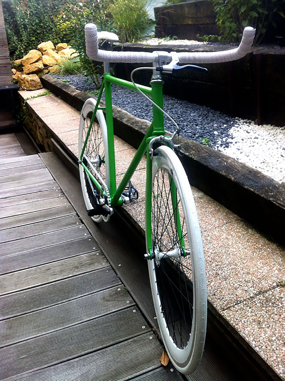 Singlespeed vert sur base d'un vélo de course Gitane