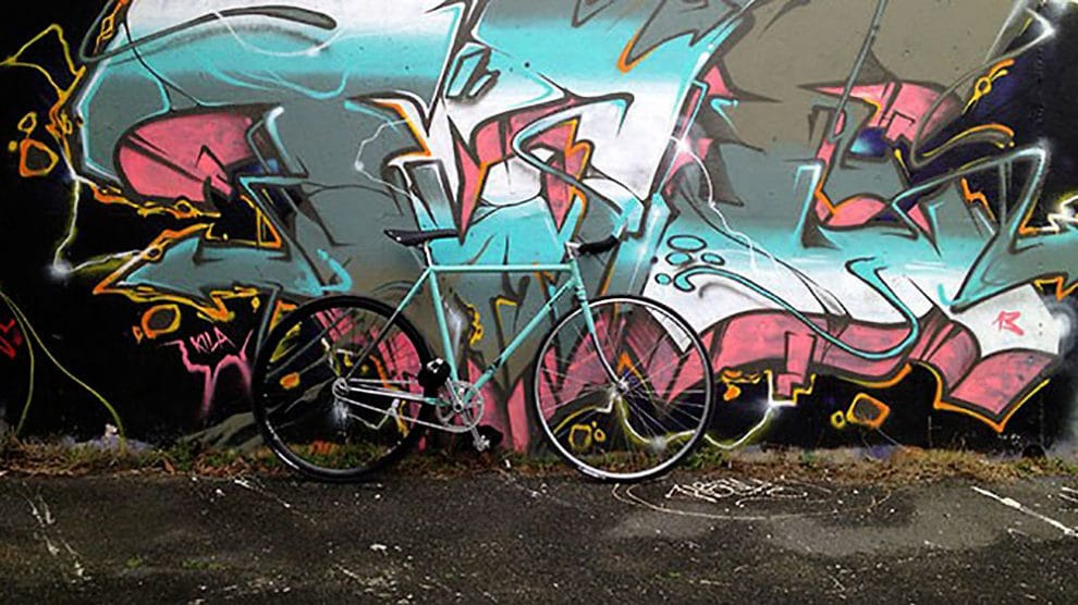 Un vélo fixie de marque Lejeune "bianchisé" par un internaute