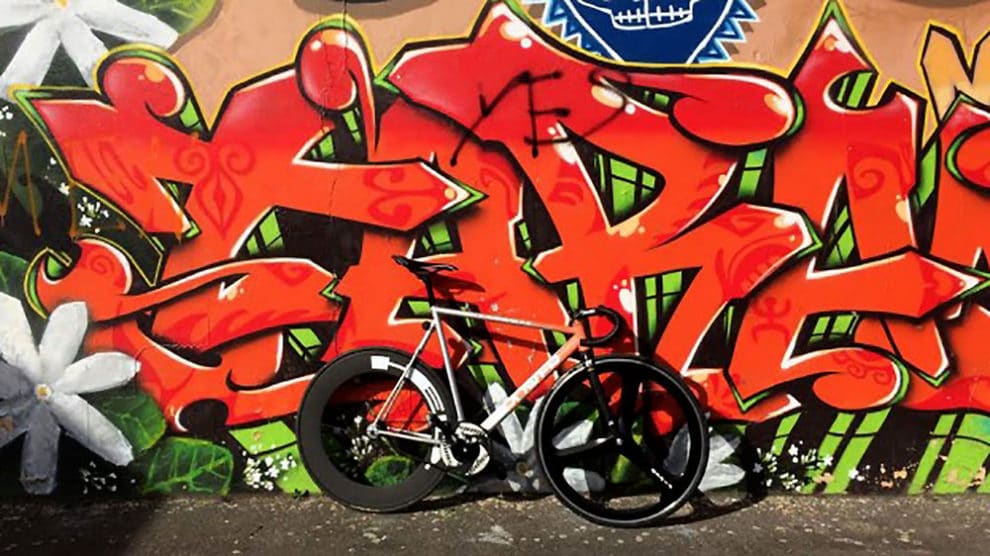 Vélo fixie avec cadre artisanal Victoire et Blacsheep " The Beast"