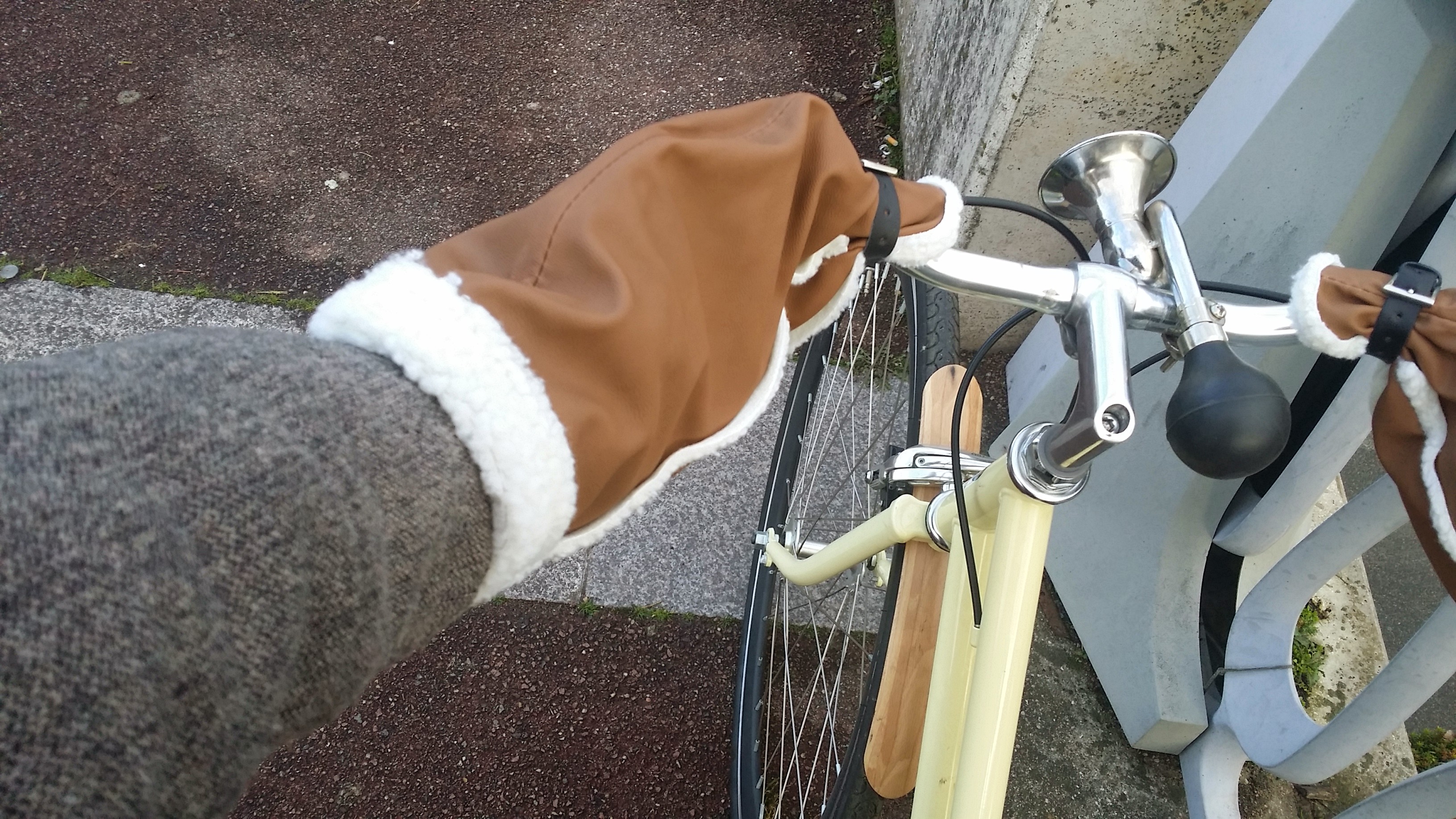 Manchon d'hiver Basil, pour votre guidon de vélo