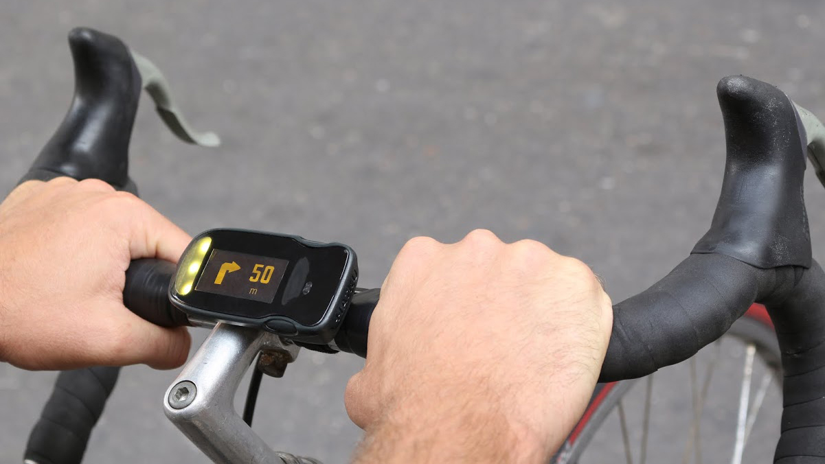 Beeline, le GPS malin et petit pour votre vélo urbain