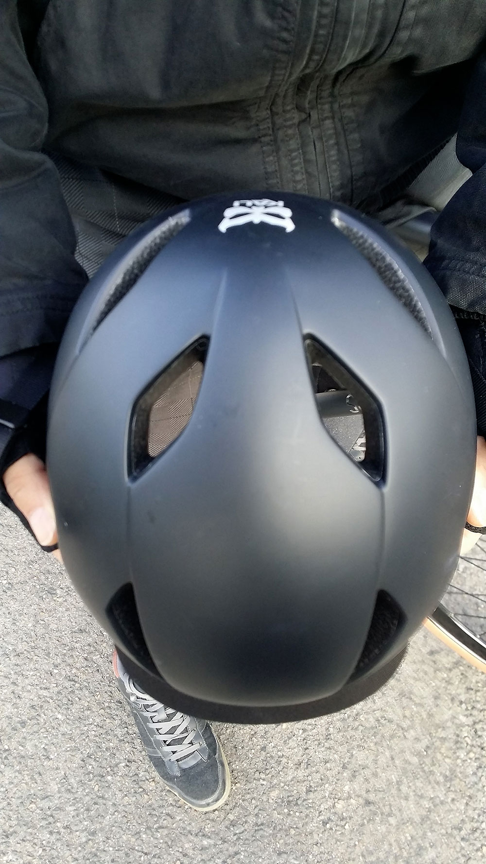 Nous avons testé le casque vélo urbain Kali Danu S250 noir mat