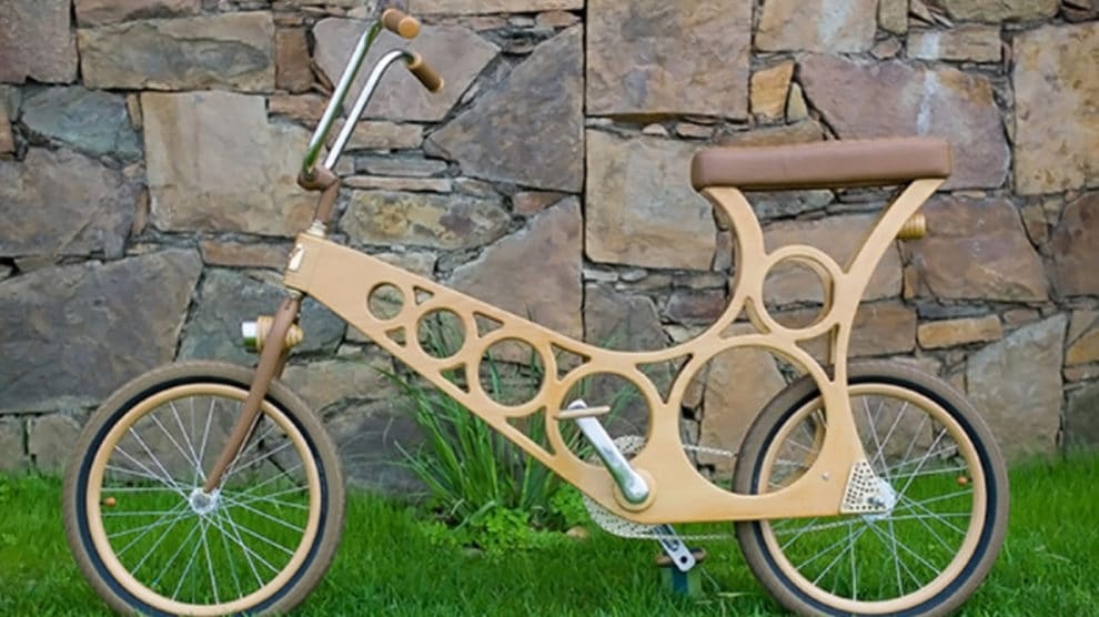 Hoppy un vélo en bois à monter sois-même pour 100 euros