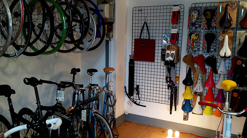 L'Hirondelle, magasin bike shop dans le 15ème à Paris