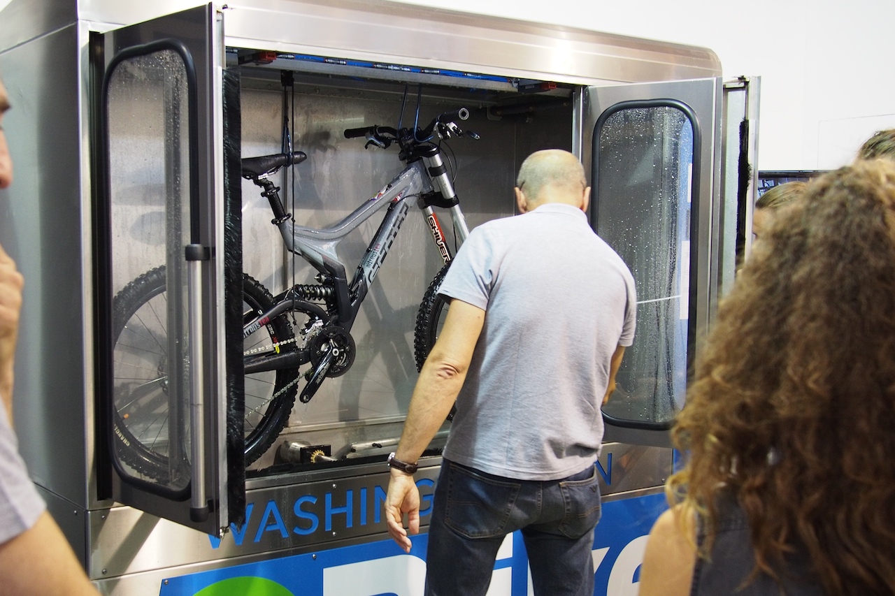 QBike, une machine automatique à laver les vélos