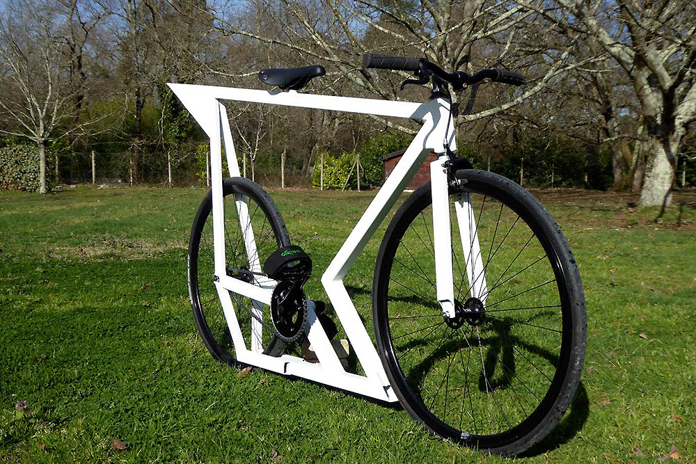 Fabrication d'un vélo fixie avec cadre maison, La Roquette