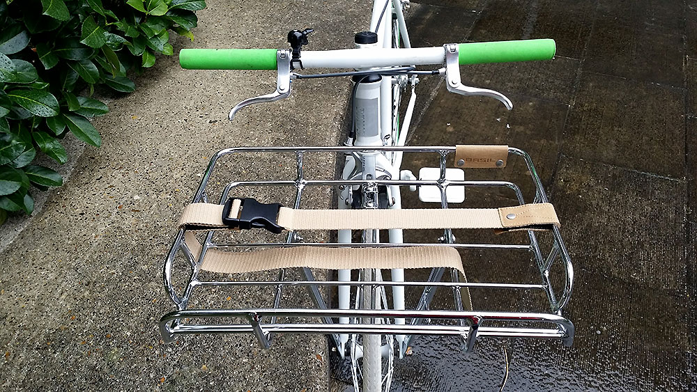 Porte-bagage vélo urbain Portland Basil avant avec rebords