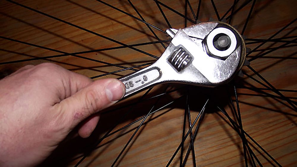 Comment démonter une roue libre singlespeed de roue arrière