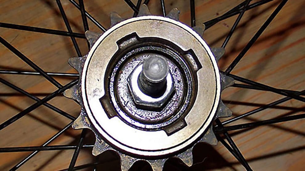 Comment démonter une roue libre singlespeed de roue arrière