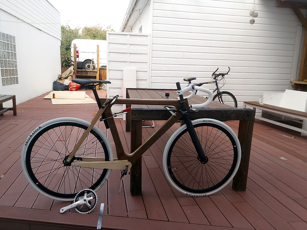 Réalisation d'un vélo fixie singlespeed avec un cadre en bois