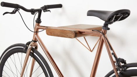 Porte-vélo mural Dayde en bois et cuivre