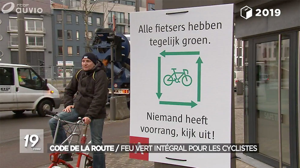 Le feu vert intégral pour les deux-roues adopté en Belgique