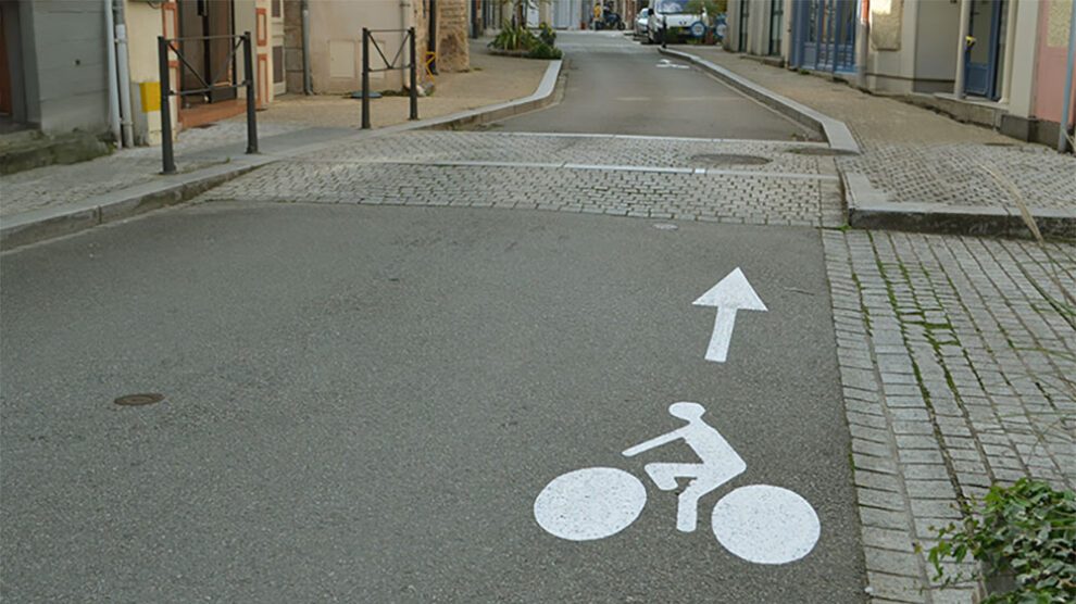 Les pistes cyclables à contresens des voitures, bonne ou mauvaise idée ?