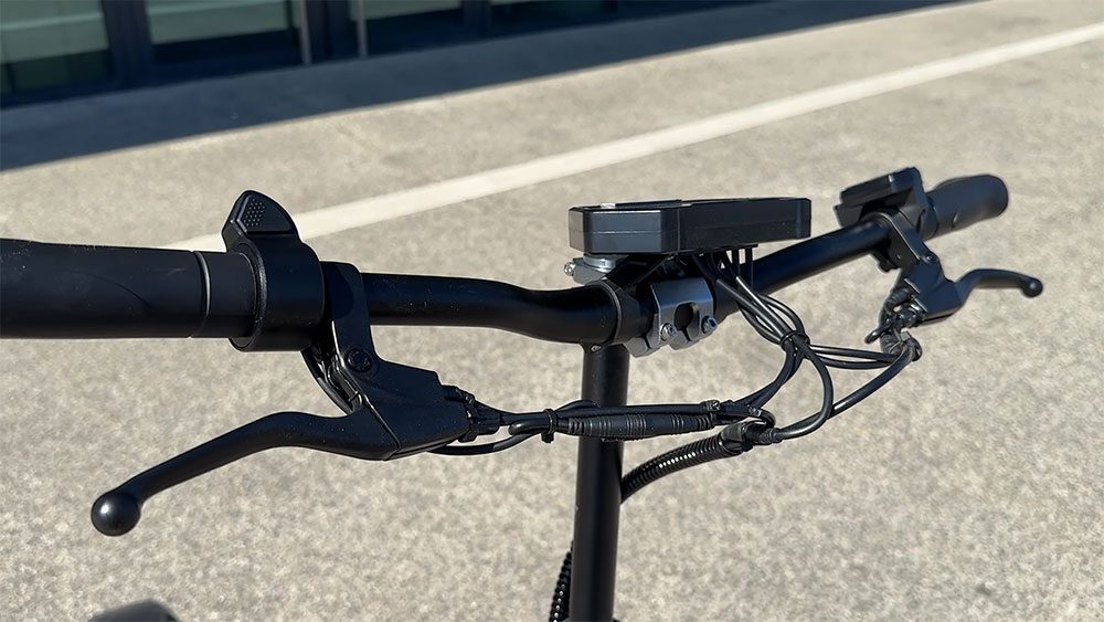 Test trottinette à moins de 500€, Angwatt F1 2025