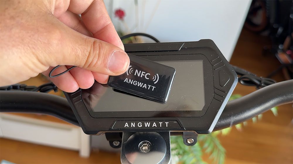 Test trottinette à moins de 500€, Angwatt F1 2025