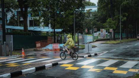 Vaincre la pluie à vélo, 5 équipements indispensables pour arriver séche au bureau