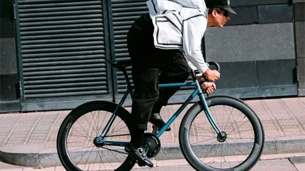 Le cadre Dosnoventa Barcelona Fighter Blue l'élégance du pignon fixe haut de gamme